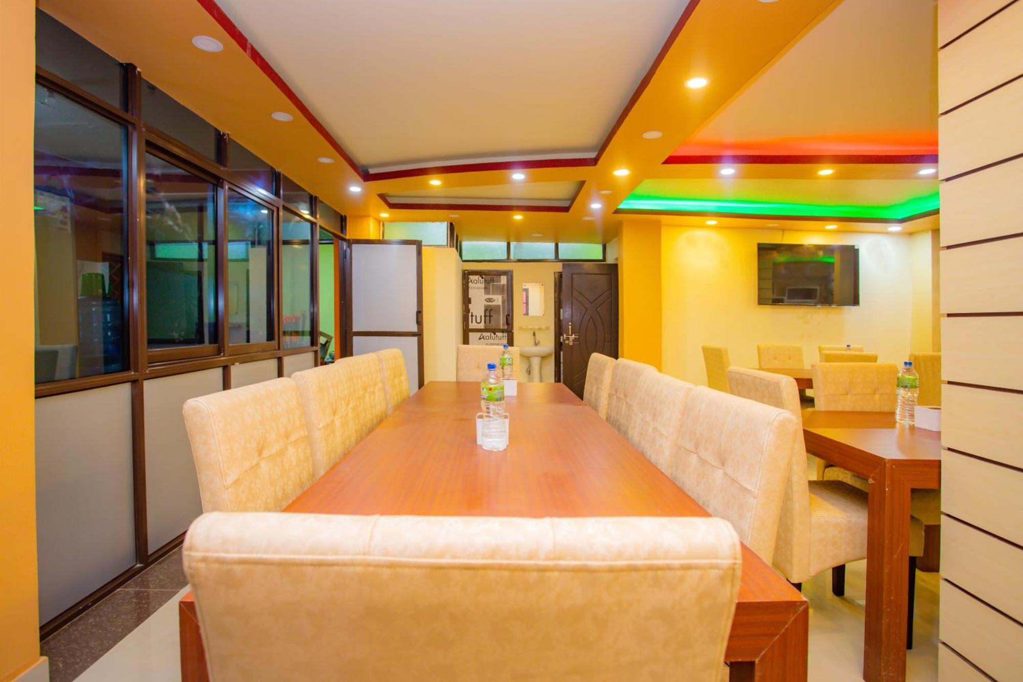Oyo 589 Hotel Trimurti Katmandu Dış mekan fotoğraf